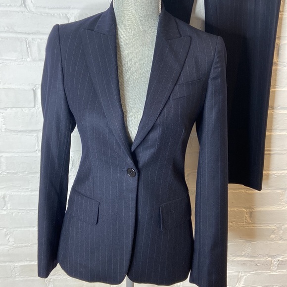 Stella McCartney Italian Navy Pinstripe Wool 2 Piece Suit Size 38 - Picture 2 of 16